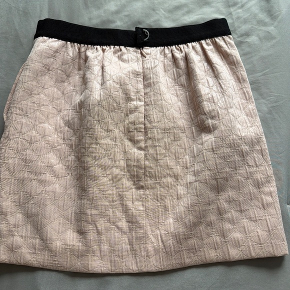 Pink loft skirt - Picture 3 of 3